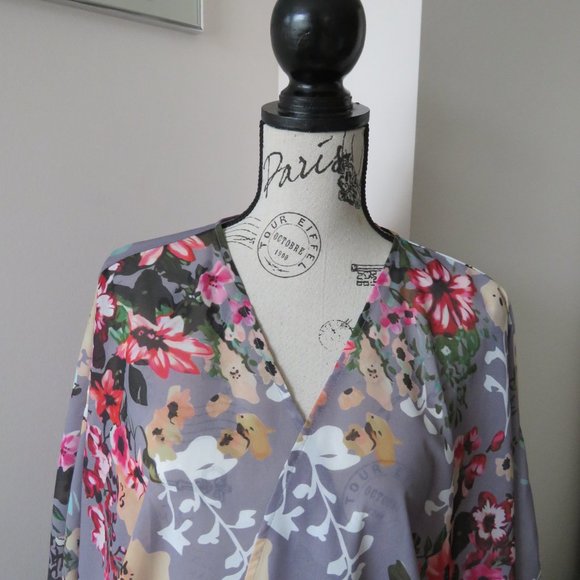 Grey Kimono Chiffon Cardigan With Floral Print - Picture 3 of 7